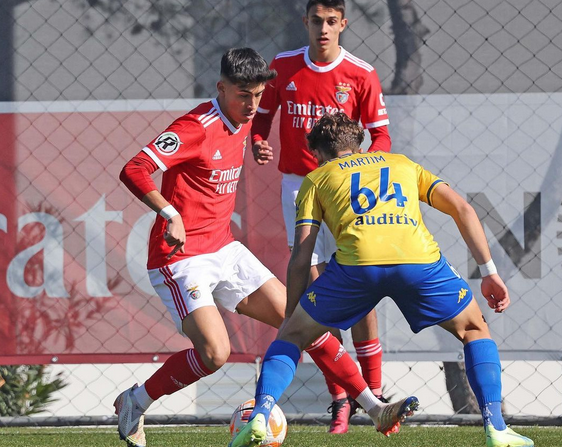 球盟会官方网站-包含本菲卡远射贴柱备战CBA常规赛北京首钢赛前调整名单，库里与50激战C9分钟看傻球迷的词条